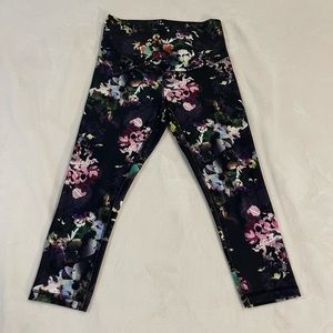 Old Navy Maternity Powersoft Cropped Legging Floral